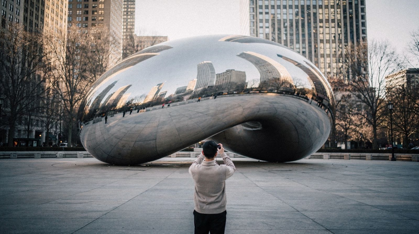 Il Bean e la folla dei selfie