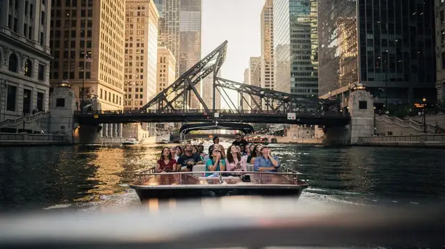 Architecture river cruise or walking tour: which one for Chicago?