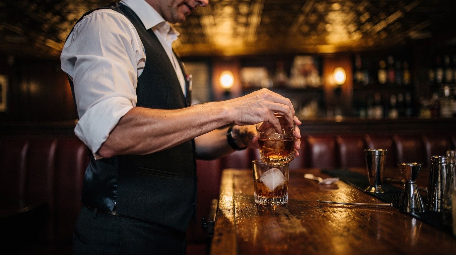 Bars à cocktails artisanaux à Chicago : guide de la scène mixologie de la ville