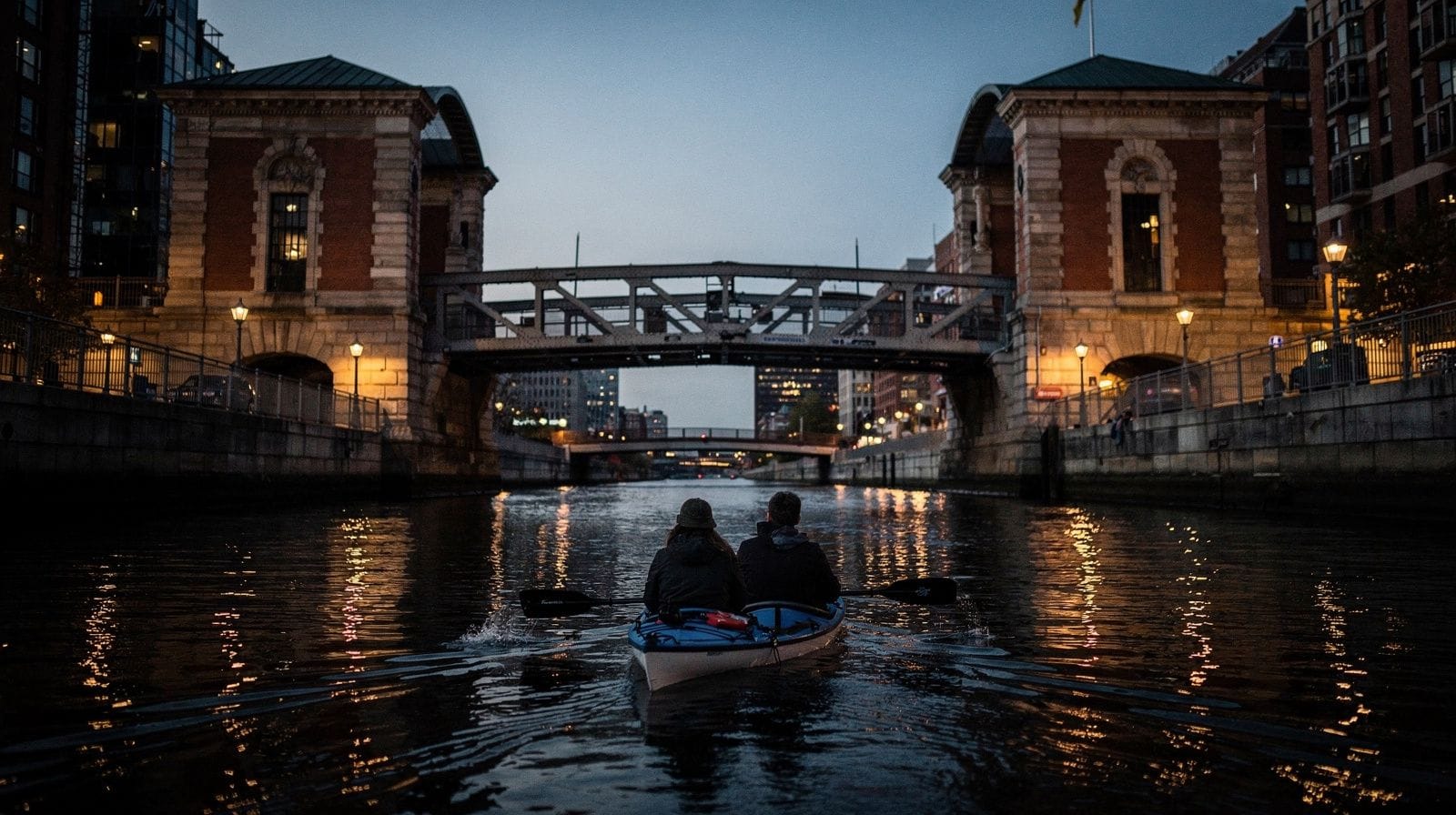 Tour en kayak nocturne fantômes et gangsters sur la rivière Chicago