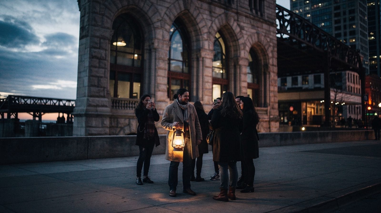 Pub crawl hanté à Chicago : ce que le format signifie vraiment