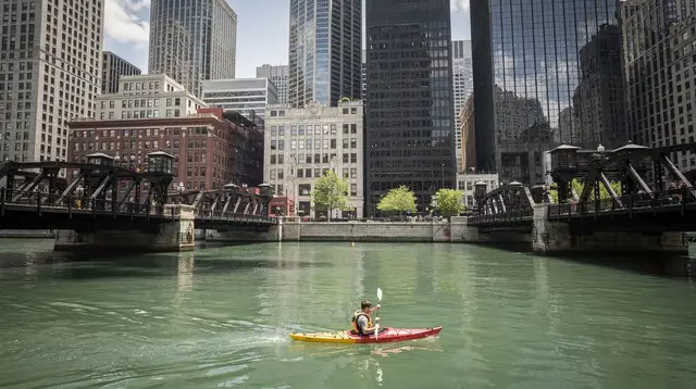 Kayaking the Chicago River: a paddler's guide to the skyline