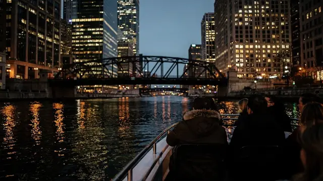 Night architecture river cruise in Chicago: what changes after dark