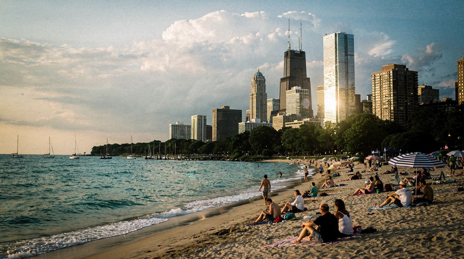 Weekend estivo sul lungolago: spiagge, kayak e bici